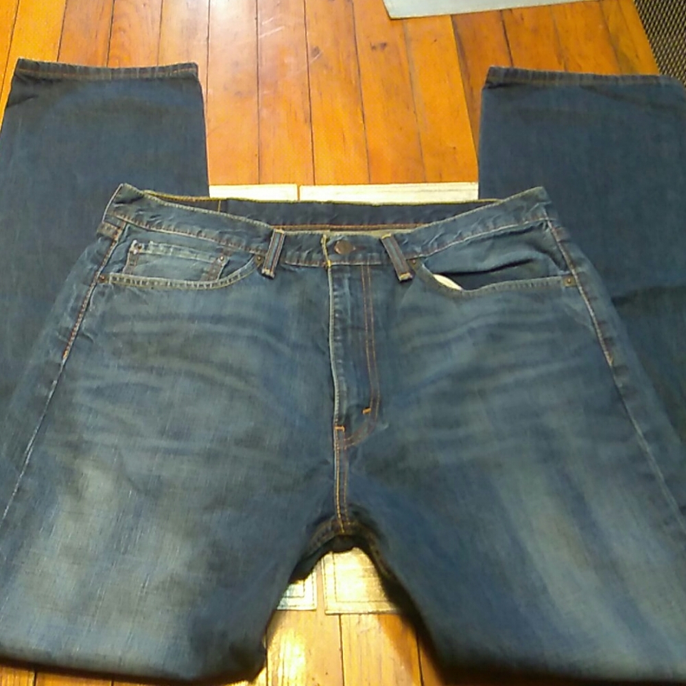 Men Levi's jeans 505
